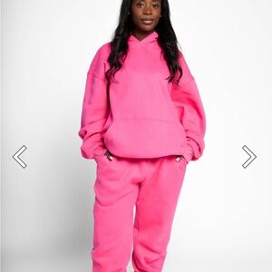 NWT Comfrt Minimalist Hoodie Hot Pink Size 2XL